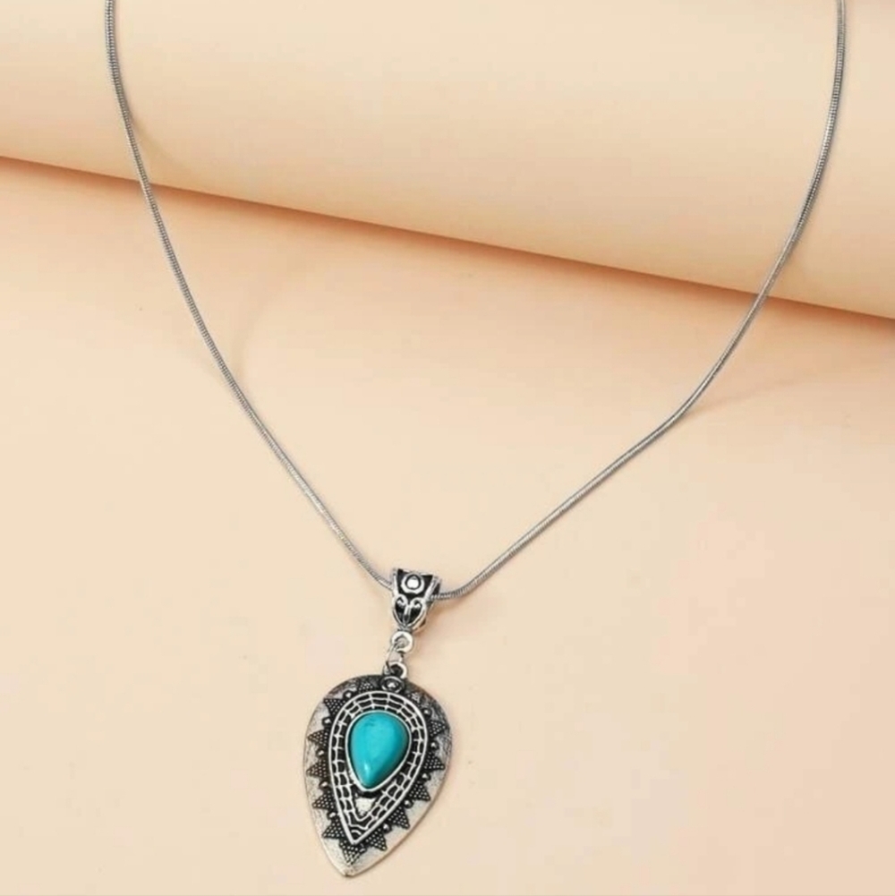 Water Drop Turquoise Inlaid Pendant Necklace